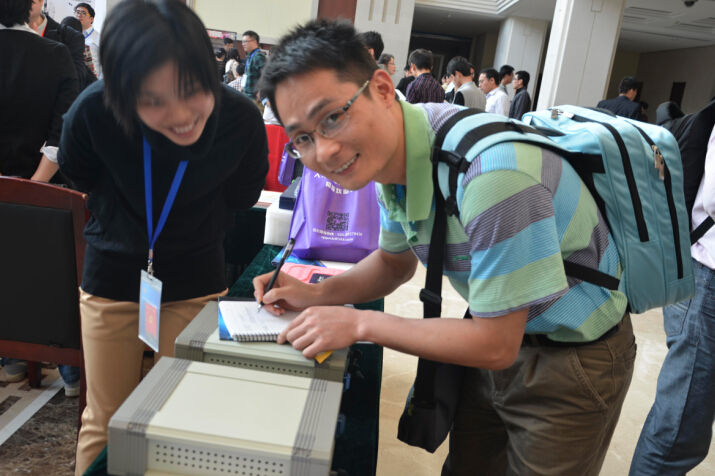 浩源光电参加并参展2014光电技术与系统学术会议(图10) 浩源光电参加并参展2014光电技术与系统学术会议(图10)